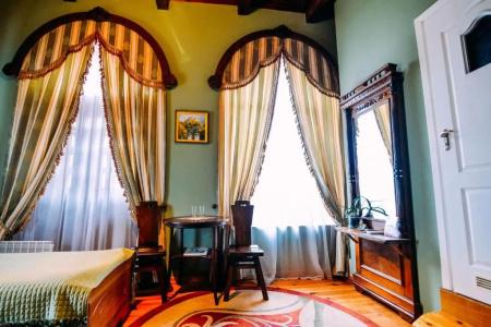 Antique House - 18
