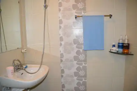 FunStay Inn Guesthouse - 9