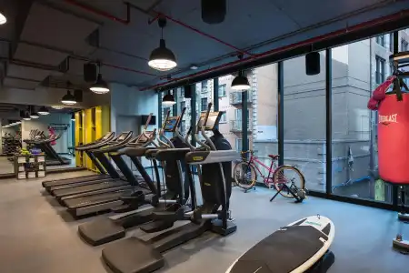 Moxy NYC Downtown - 13