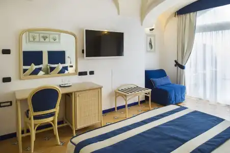Bellevue Suite - 90