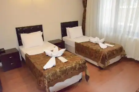 Ercan Inn - 30