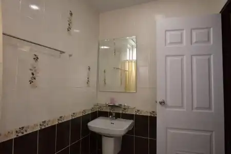 Gold Airport Suites - 39