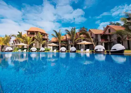 Crystals Beach Resort Belle Mare, a member of Radisson Individuals - 0
