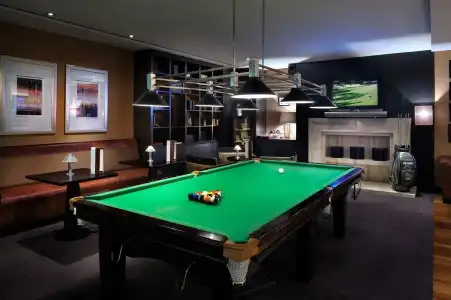 Address Montgomerie - 30