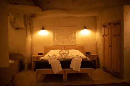 Pome Granate Cave - 66