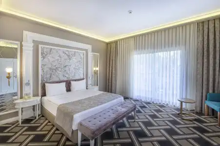 Utopia Resort & Residence - 17