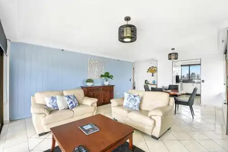 Surfers Century Oceanside Apartments - 106
