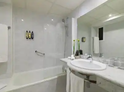 H10 Delfín - Adults Only - 33