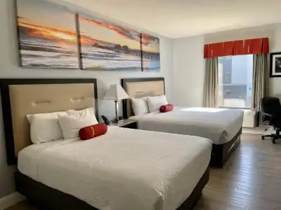 Days Inn & Suites by Wyndham Lakeland - 66