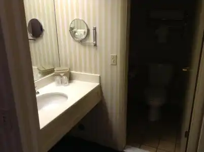 Royal Garden Inn - 6