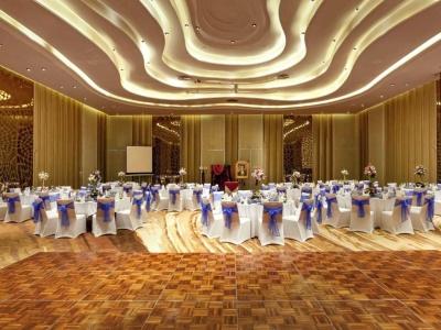 Pullman Phuket Arcadia Naithon Beach - 24