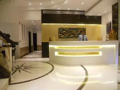 Grand Godwin - 1