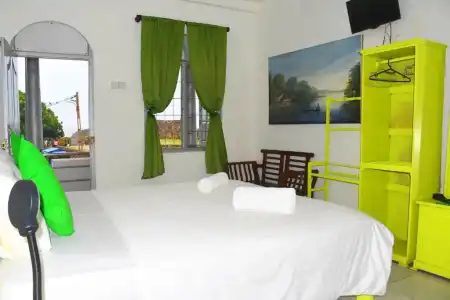 Rampart View Guest House - 59