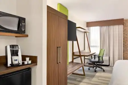 Holiday Inn Express San Antonio-Airport by IHG - 54