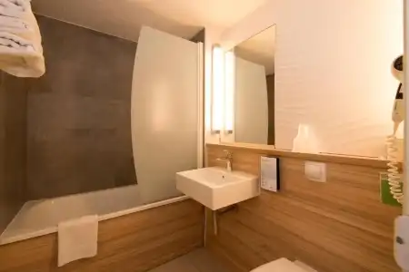 Campanile Reims Sud - Bezannes - 40