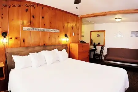 Park Motel and Cabins - 201