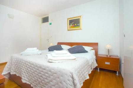 Garden Apartment - 166
