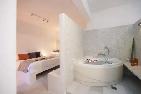 Kanale's Rooms and Suites - 9