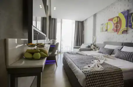 Laren Family & Spa - Boutique - 4