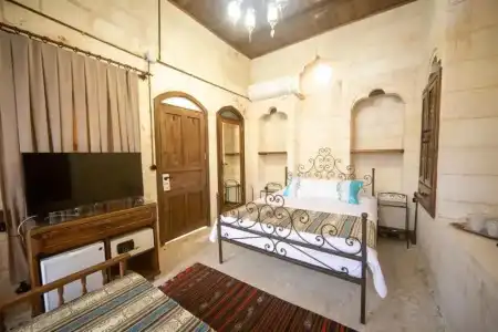 Hayatli Konak - 2