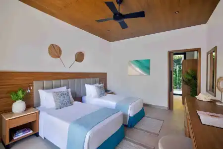 Anantara World Islands Resort - 40