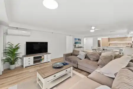 Gemini Court Holiday Apartments - 289