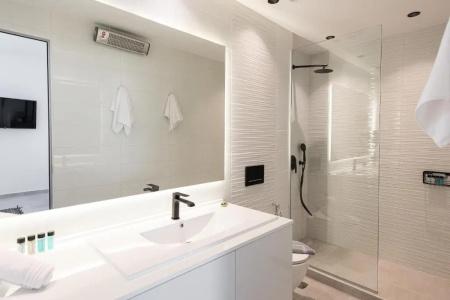 Cozy Corner Luxury Apartments - 7