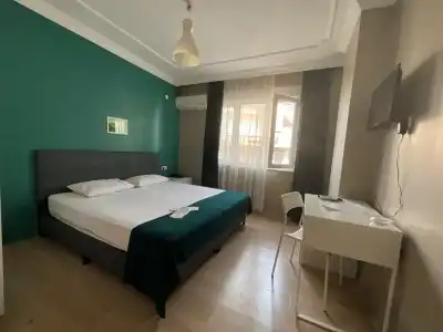 Khan's B&B - 5