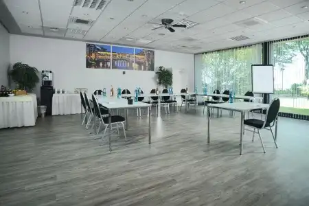 Airport- & Seminarhotel - 12