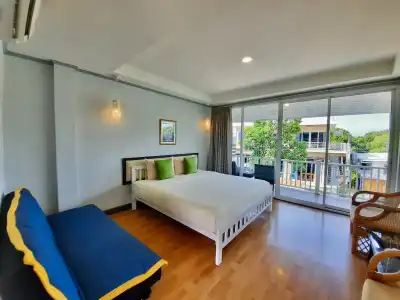 At Koh Larn Resort - 6