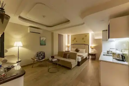 Golden Tree & Apartment - 58