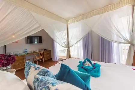 Seapoint Boutique - 55