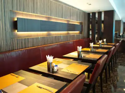 Kingston Suites - 19