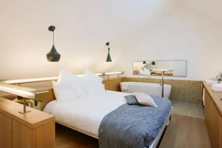 B2 Boutique + Spa - 61