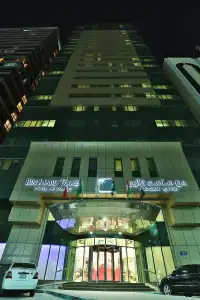 Tower Apartment - 0