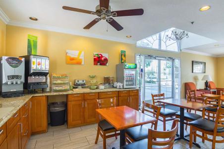 Hampton Inn Fresno Airport - 26