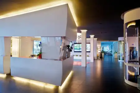 Plaza - 23