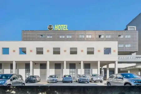 B&B - 0