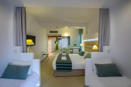 Leonardo Cypria Bay - 64