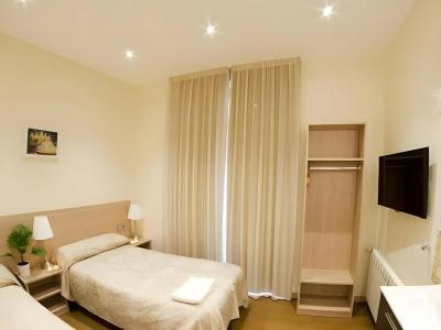 Hostal Excellence - 13