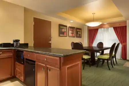 Embassy Suites by Hilton E Peoria Riverfront Conf Center - 33