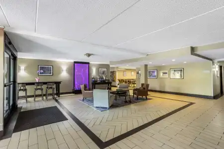 Best Western Harrisburg North - 1