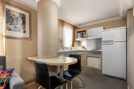 Gallery Residence & - 141