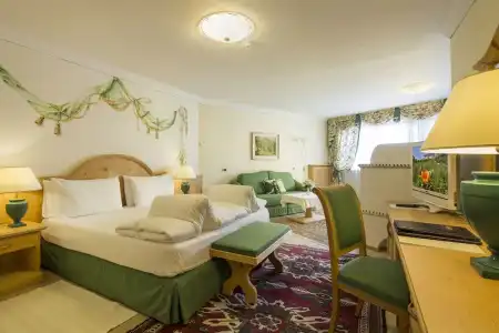 Sassongher – Preferreds & Resorts - 100