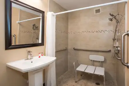 Days Inn by Wyndham Sarasota Bay - 6