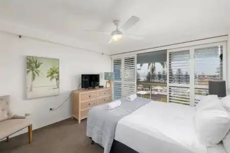 Gemini Court Holiday Apartments - 425