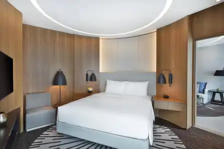 Double Tree by Hilton Dubai Business Bay - 43