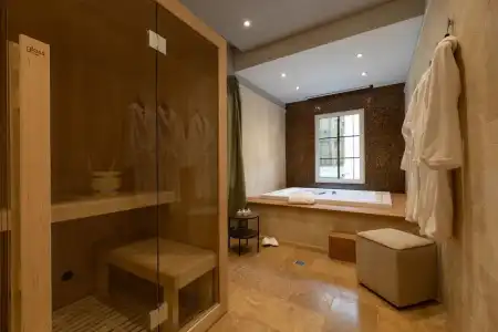 Donati Luxury Tower Suites - 161