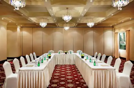 City Seasons Suites - 32