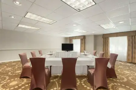 Hampton Inn Colchester - 22
